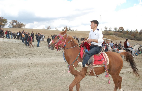 Dargılda Dillere Destan Düğün