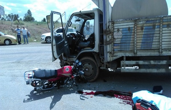 Kalemoğlu Yol Ayrımında Feci Kaza