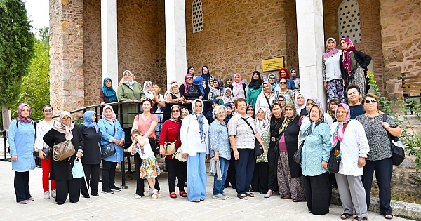 Gördesli Kadınlar Manisa'nın Tarihi Yerlerini Gezdi
