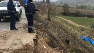 Yoğun Yağış Nedeniyle Salihli Yolunda Göçük