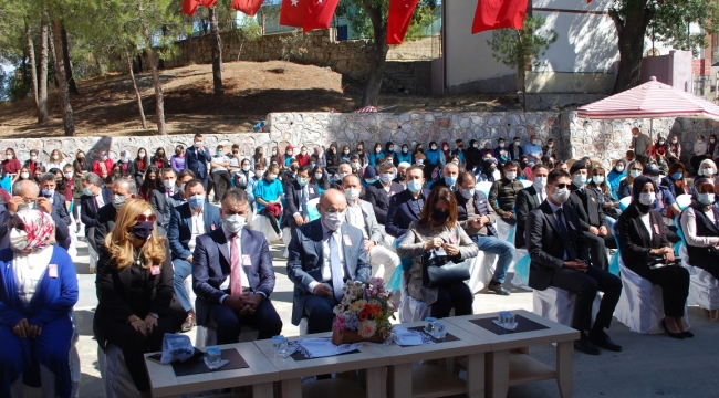 Kütüphane Açılışında Duygulu Anlar