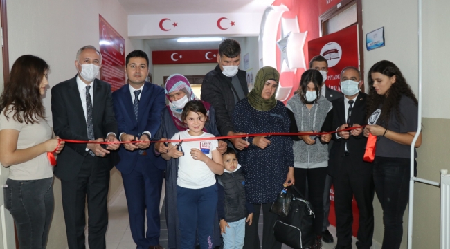 Yüksekokula Şehit Ertaş Kütüphanesi