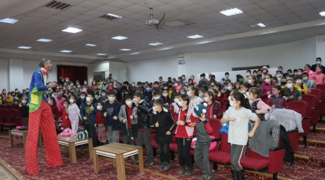 Belediyeden Çocuklara Okula Merhaba Eğlencesi