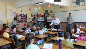 Başkan Akyol'dan Öğrencilere Dondurma Sürprizi