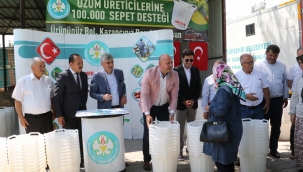 Üzüm Üreticilerine Sepetleri Dağıtıldı