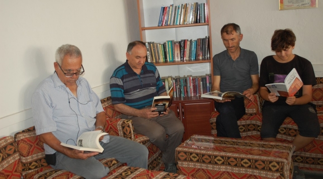 Bu Kahvehane Gördes'te Bir İlk