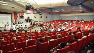 Büyükşehir Meclisinde Alkol Ruhsatı Tartışması