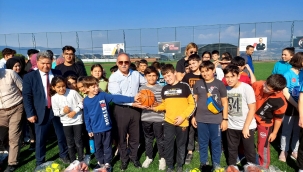Bakanlığın Spor Malzemeleri Dağıtıldı