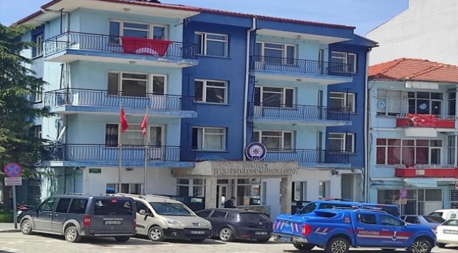 Demirci Polis Lojmanlarında Şüpheli Ölüm