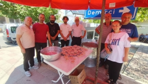 Gurbetçi Aileden Aşure Hayrı