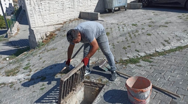 4 Mahallenin Yağmur Suyu Izgaraları Temizlendi