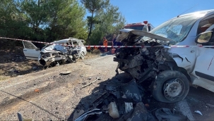Gördes-Akhisar Yolunda Azrail Pusudan Çıktı:2 Ölü