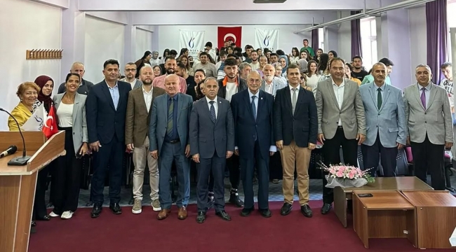 Kurucu Rektör Arınç Yüksekokul Öğrencileriyle Buluştu