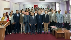 Kurucu Rektör Arınç Yüksekokul Öğrencileriyle Buluştu