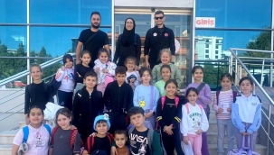 Manisa'da Amatör Yüzücüler Kıyasıya Yarıştı
