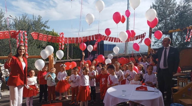 Miniklerden Coşkulu 100.Yıl Balosu