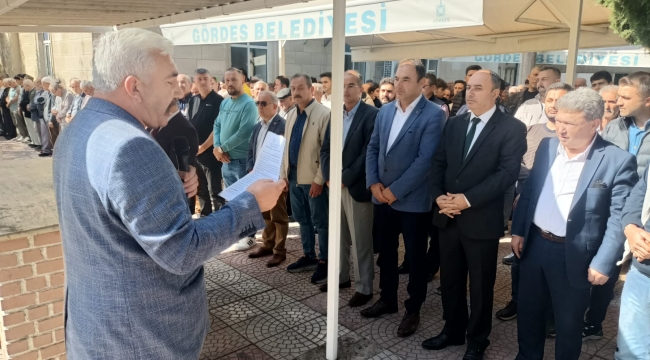 Namaz Çıkışı İsrail'e Lanet Okundu