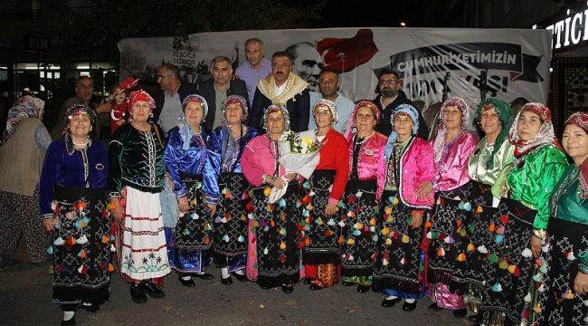 Akhisar Gördesliler Derneğinden Cumhuriyet'in 100.Yılına Özel Kutlama