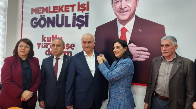 İstifa Edip Ak Parti'ye Geçtiler