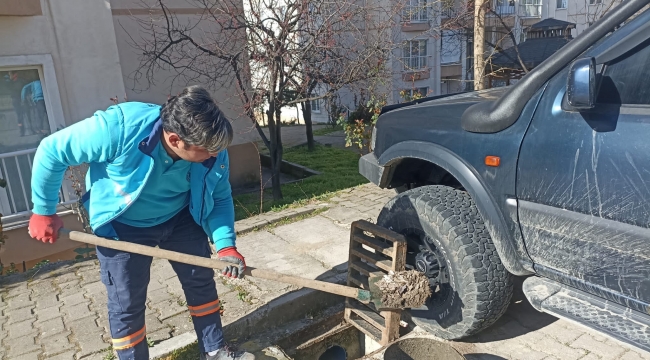 5 Mahallenin Yağmursuyu Izgaraları Temizlendi