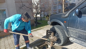 5 Mahallenin Yağmursuyu Izgaraları Temizlendi