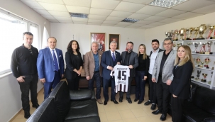 Büyükşehir Adayı Özdağ: "Manisa'yı İzmir'in Gölgesine Düşüren Bu Kasaba Zihniyetidir"