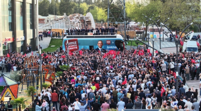 CHP Genel Başkanı Özgür Özel'den Manisa'da Gövde Gösterisi