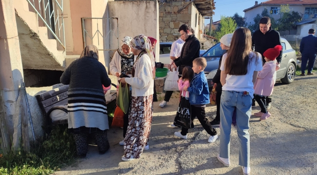 Kuşluk'ta Bayram Şekeri Geleneği Devam Ediyor