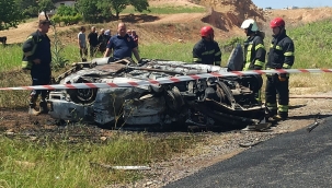 Korkunç Kazada Araç Yandı 1 Kişi Hayatını Kaybetti