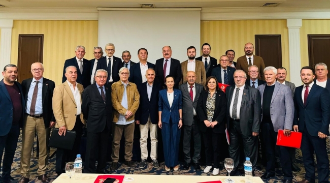 Başkan Özalper CHP'nin Eski Başkanlarıyla Bir Araya Geldi