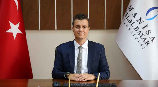 Yüksekokul Müdürü Duramaz Profesörlüğe Yükseldi