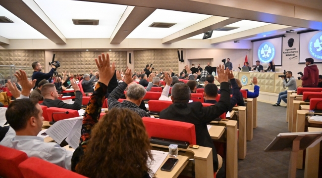 Başkan Zeyrek, "Demokrasilerde Halk İradesinin Üzerinde Bir İradenin Varlığına İnanmıyoruz."