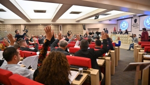 Başkan Zeyrek, "Demokrasilerde Halk İradesinin Üzerinde Bir İradenin Varlığına İnanmıyoruz."