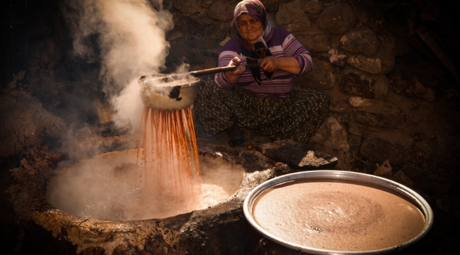 Yazarımız Aybey'in Fotoğrafı Cumhuriyet Sergisinde