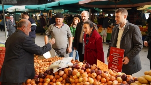 Başkan Özalper Pazaryerinde Üreticileri Dinledi