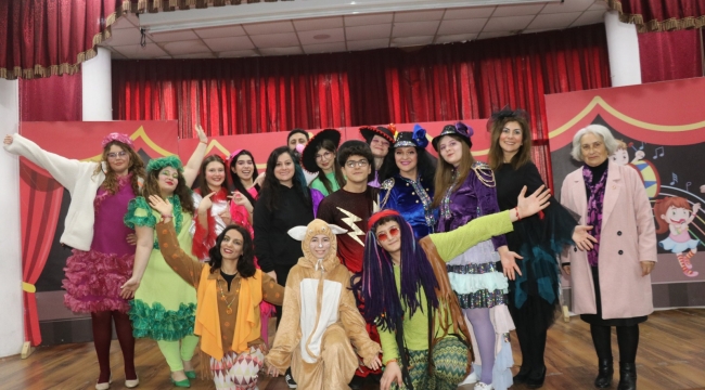 Çocukların Yarıyıl Hediyesi Sevimli Müzisyenler Tiyatro Oyunu