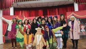 Çocukların Yarıyıl Hediyesi Sevimli Müzisyenler Tiyatro Oyunu