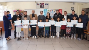 Yarıyıl Tatiline Giren Öğrencilerin Karne Sevinci