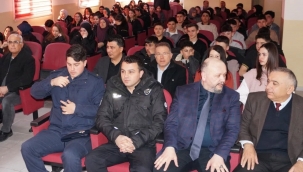 Depremin Yıldönümünde Afet Yönetimi Semineri