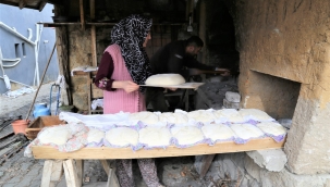 Ekmeklerini Kendileri Pişiriyorlar