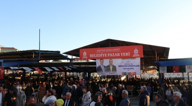 Belediyenin Büyük İftar Sofrasında Vatandaşlar Buluştu