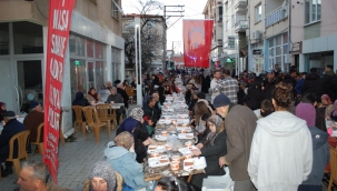 Divan Mahallesinde Muhteşem İftar Sofrası