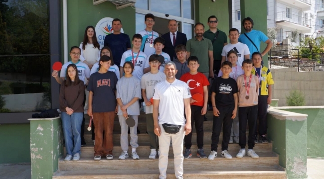 Masa Tenisi Turnuvasında Büyük Mücadele