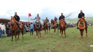 Yörük Türkmen Ruhu Çiçekli'de Şahlandı
