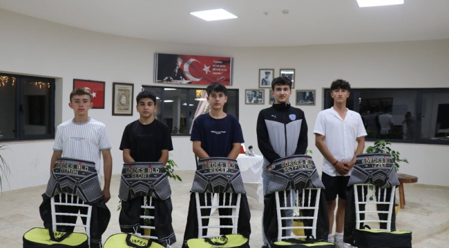 Başkan Büke'den Güreşçilere Kıspet Hediyesi