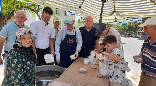 Cuma Mahallesinden Aşure Hayrı
