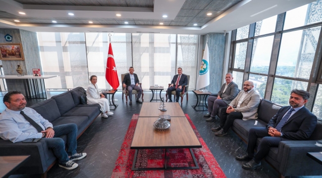 CHP Genel Başkanı Özel'den Başkan Dutlulu'ya Ziyaret