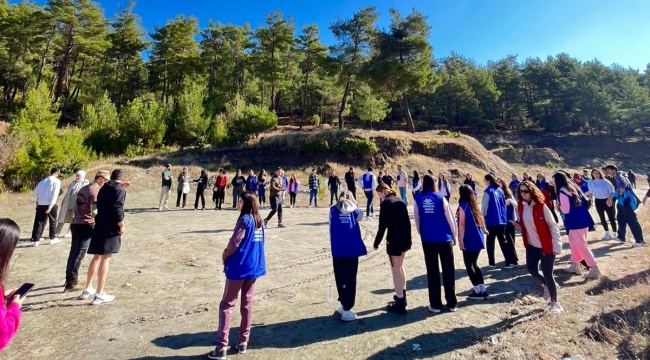 Öğrenciler Sağlık İçin Adım Attı