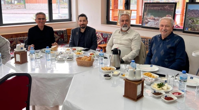 Eğitim-İş Üyeleri Kahvaltıda Buluştu