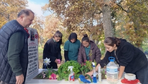 Güneşlili Öğrenciler Şehit Öğretmenleri Unutmadı